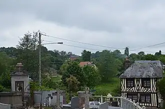 Le bourg, vu depuis le cimetière.