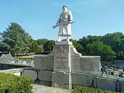 Le monument aux morts de Pleslin-Trigavou.