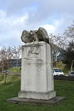 Le monument qui fait face à l'héliport de Paris.