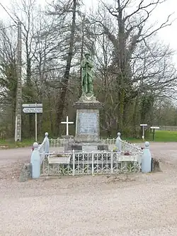 Le monument aux morts.
