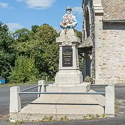 Le monument aux morts.