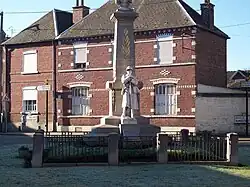 Le monument aux morts.