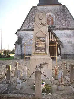 Le monument aux morts.