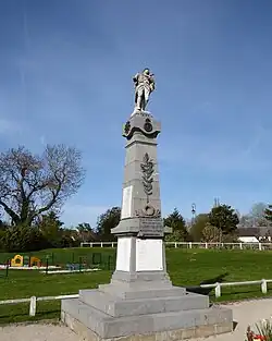 Le monument aux morts.