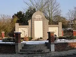 Le monument aux morts.