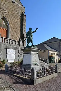 Le monument aux morts.