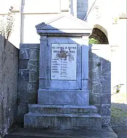 Le monument aux morts.
