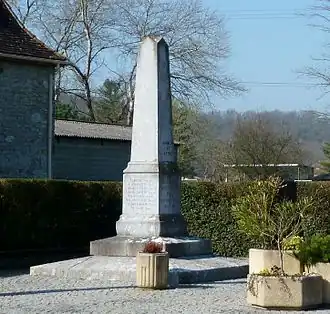 Le monument aux morts.
