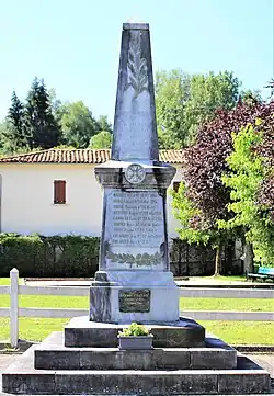 Le monument aux morts.