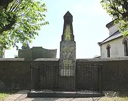 Le monument aux morts municipal.