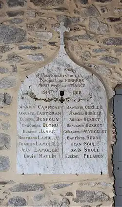 Le monument aux morts.