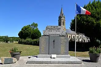 Le monument aux morts.