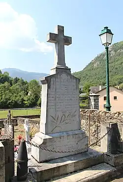 Le monument aux morts.