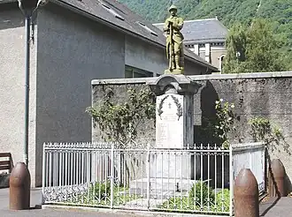 Le monument aux morts.
