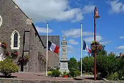 Le monument aux morts.