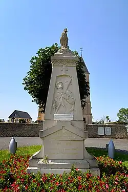 Le monument aux morts de Robehomme.