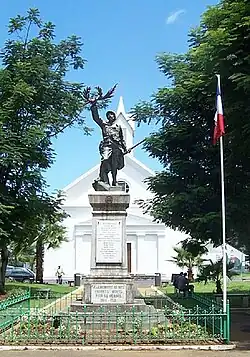 Le Poilu victorieux de Sainte-Suzanne