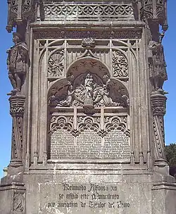 La Virgen del Pilar sculptée sur le monument à Colomb par Arturo Mélida (1885), Madrid.