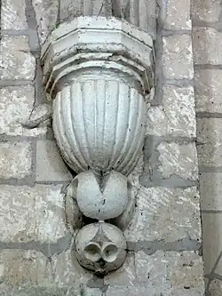 Cul-de-lampe des voûtes de la nef, côté sud.