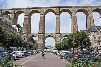Le viaduc vu de la place des Otages.