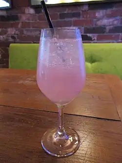 Description de l'image Mort dans l'après-midi (cocktail).jpg.