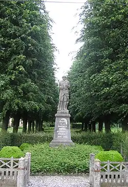 Le monument aux morts.