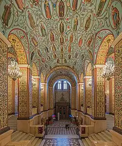 Décor intérieur avec les fresques des souverains de Russie.