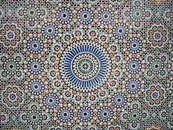 Détail d'un panneau de zellige, grande mosquée de Paris en France.