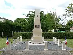 Le monument aux morts.