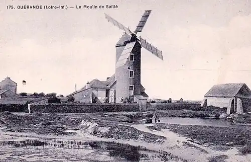 Carte postale du moulin au temps de son exploitation.