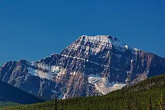 Vue du mont Edith Cavell et du glacier Angel.