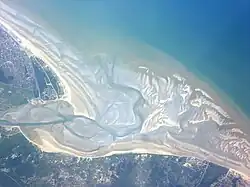 Embouchure de la Canche avec le Touquet sur la rive gauche