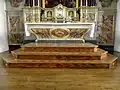 Le maître-autel et son tabernacle.