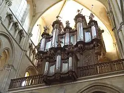 Photographie de l'orgue en contreplongée