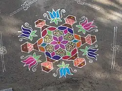 Makara Sankranti est une fête célébrée fastueusement en Andhra Pradesh, elle marque la fin de la mousson d'hiver et la reprise des activités agricoles.