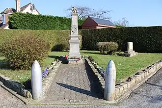 Le monument aux morts.