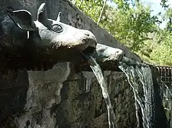 L'une des fontaines en laiton de Muktidhara.