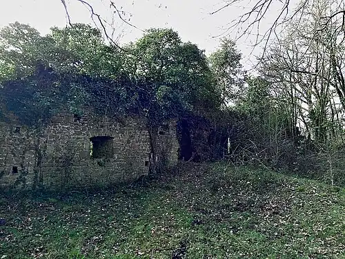 Mur d'enceinte avec ses meurtrières