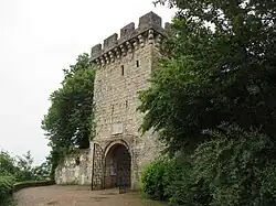 Tour d'entrée fortifiée, XIIIe&nbsp;siècle (tour du Parvis)