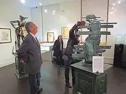 Le collectionneur maître des lieux Jean Amiot