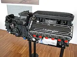 Photo d'un moteur V12