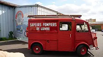 une voiture de pompiers de Loivre,