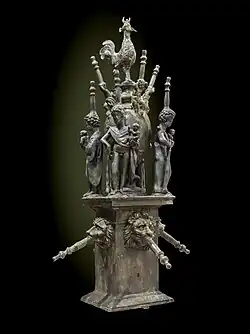 Ornementation supérieure de la fontaine, musée des Beaux-Arts de Gaillac