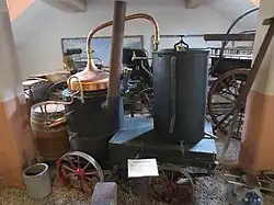 Alambic de bouilleur de cru.