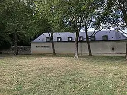 Le musée à l'entrée du parc du château.