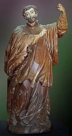 Photographie en couleur d'une sculpture religieuse.