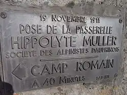 La plaque dédiée à Hippolyte Müller.