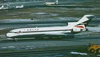 Le Boeing 727 impliqué dans l'accident (N473DA), ici photographié à l'aéroport LaGuardia de New York quelques années avant le crash.