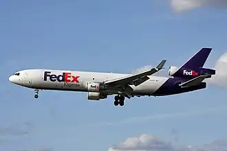 Un McDonnell Douglas MD-11F de FedEx, semblable à celui impliqué dans l'accident.