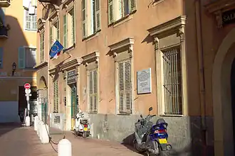 Vue de l'Ancien Sénat, devenu un asile de nuit